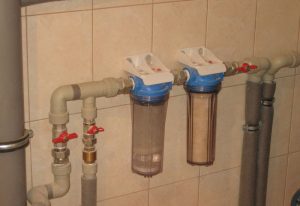 Установка проточного фильтра для воды в Барнауле